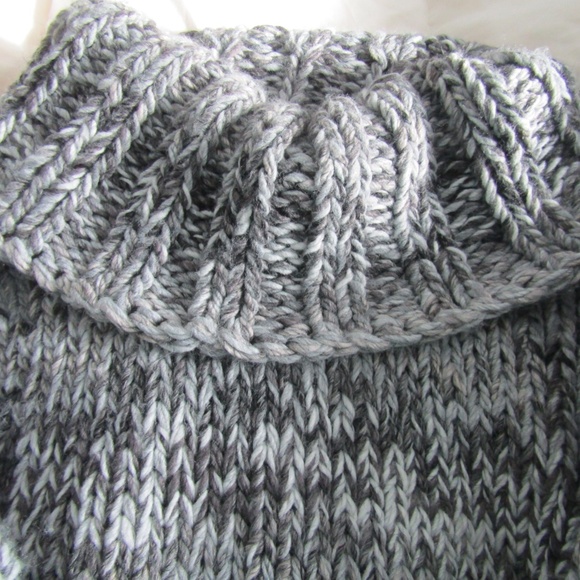 Grey Land's End Hand Knit sweater, size M - Picture 5 of 6